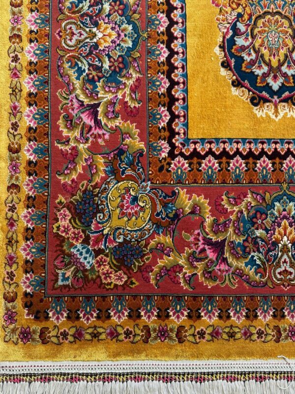 فرش دست بافت مستطیل کف ساده 60 رج 85 درصد ابریشم - Image 3