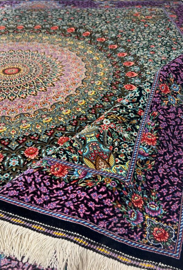 فرش دست بافت مربع گنبدی محمدی 80 رج تمام ابریشم - Image 3