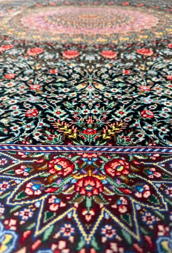 فرش دست بافت مربع گنبدی محمدی 80 رج تمام ابریشم - Image 2