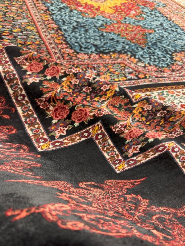 فرش دست بافت مستطیل  لچک ترنجی حاشیه ورساچه 70 رج تمام ابریشم - Image 3