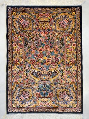 فرش ربات قم طرح گل فرنگ 70 رج ابریشم بنبوسيلک کد 2000552