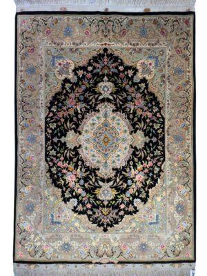 فرش دست بافت مستطیل تقی زاده 70 رج کرک و ابریشم کد 2003282