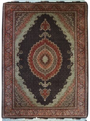 فرش دست بافت مستطیل ریزماهی قاب قرانی 50 رج کرک و ابریشم کد 2003237