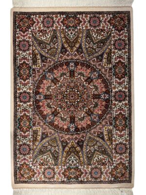 فرش ربات بافت مستطیل گنبد اسلیمی 70 رج ابریشم و بنبوسیلک کد 2003912