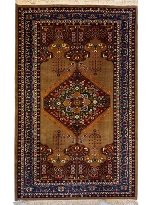 فرش دست بافت 6 متری عشایری/قشقایی 200*300 مستطیل لچک ترنجی کف ساده 35 رج پشم قهوه ایی 35 کیلو کلاسیک