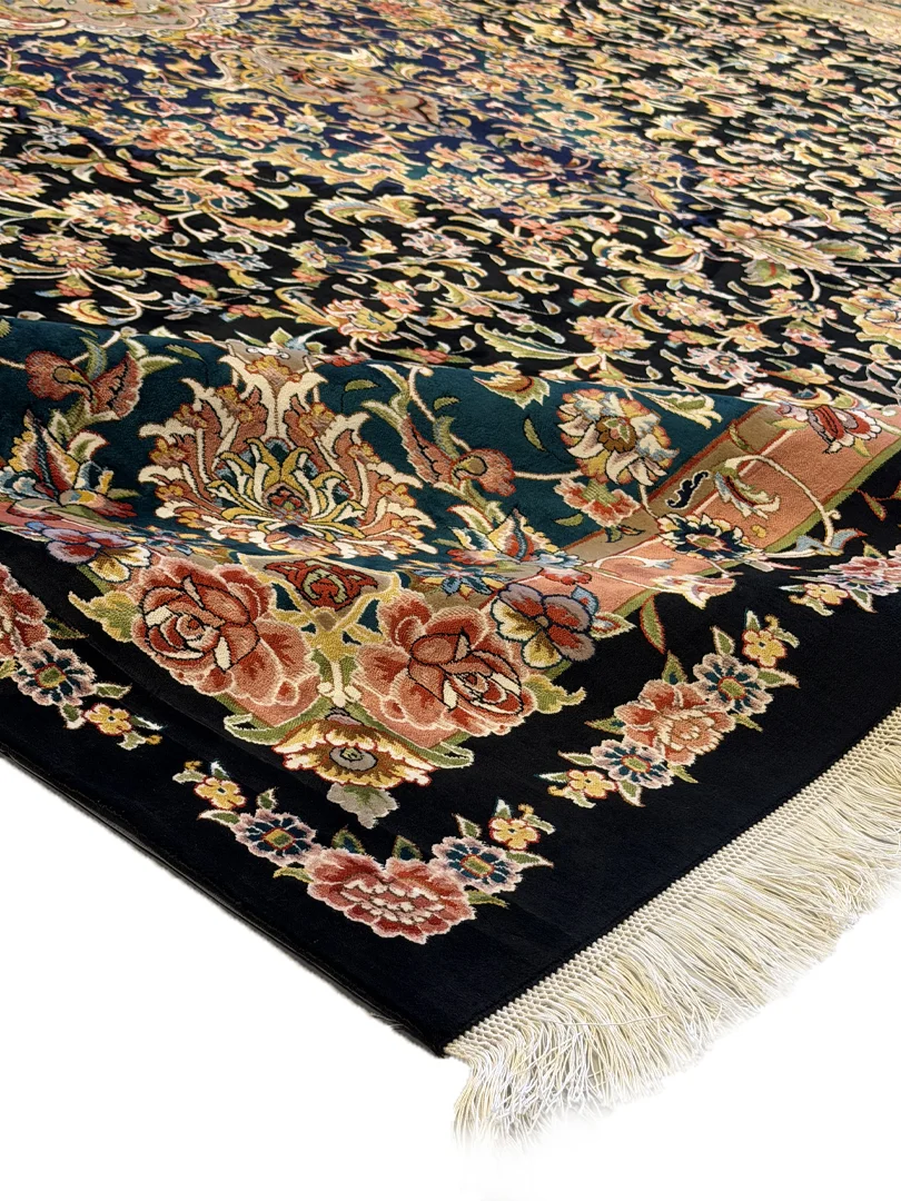 فرش ربات بافت 18 متری تبریز 350*500 مستطیل سالاری لچک بوته 70 رج کرک و بمبوسیلک مشکی 25 کیلو کلاسیک - Image 3