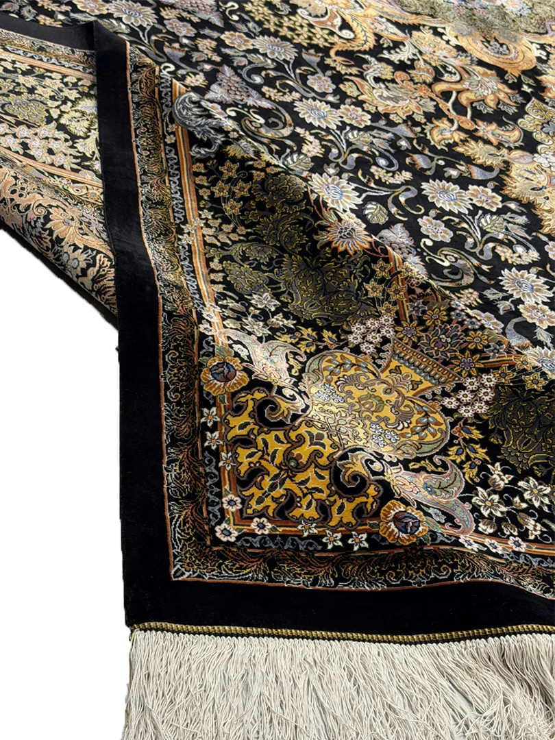 فرش دست بافت 9 متری قم 250*350 مستطیل لچک ترنجی احمدی 80 رج تمام ابریشم مشکی 25 کیلو کلاسیک - Image 3