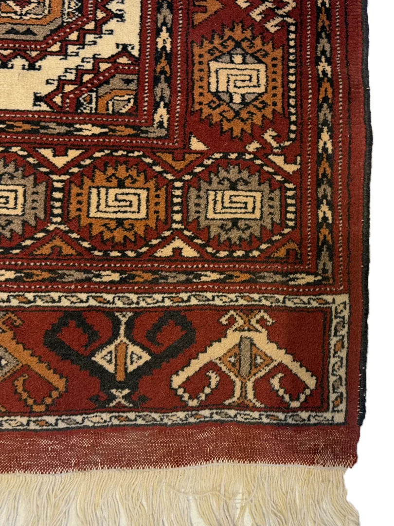 فرش دست بافت 2.5 متری ترکمن 110*165 مستطیل انسی 20 رج پشم قرمز / لاکی 12 کیلو سنتی - Image 2