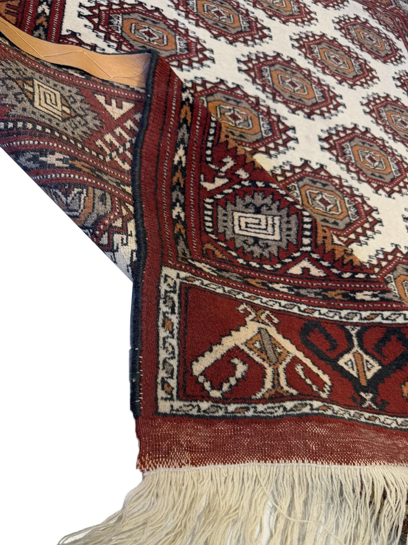 فرش دست بافت 2.5 متری ترکمن 110*165 مستطیل انسی 20 رج پشم قرمز / لاکی 12 کیلو سنتی - Image 3