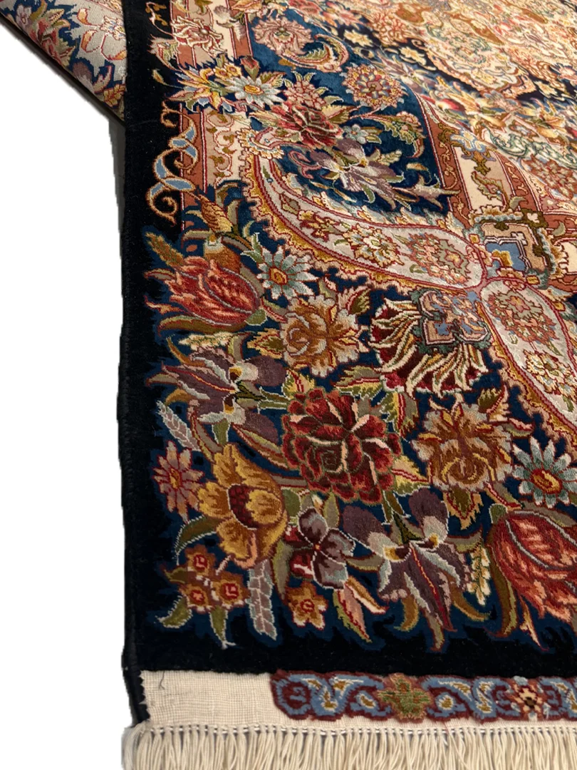 فرش دست بافت 6 متری تبریز 200*300 مستطیل سالاری باغ بهشت 60 رج کرک و ابریشم مشکی 15 کیلو کلاسیک - Image 3