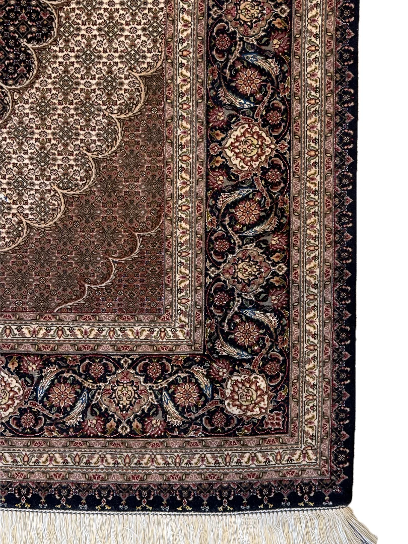 فرش دست بافت 6 متری تبریز 200*300 مستطیل عبدالهی ترنج خورشیدی 50 رج کرک و ابریشم مشکی 20 کیلو کلاسیک - Image 2