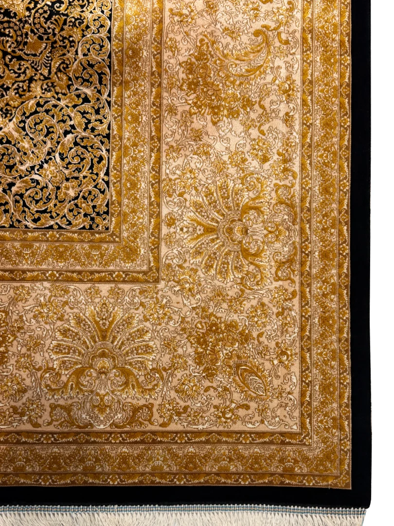 فرش ربات بافت 6 متری قم 200*300 مستطیل ورساچه ترنجی 70 رج ابریشم و بنبوسیلک مشکی 12 کیلو کلاسیک - تصویر 3