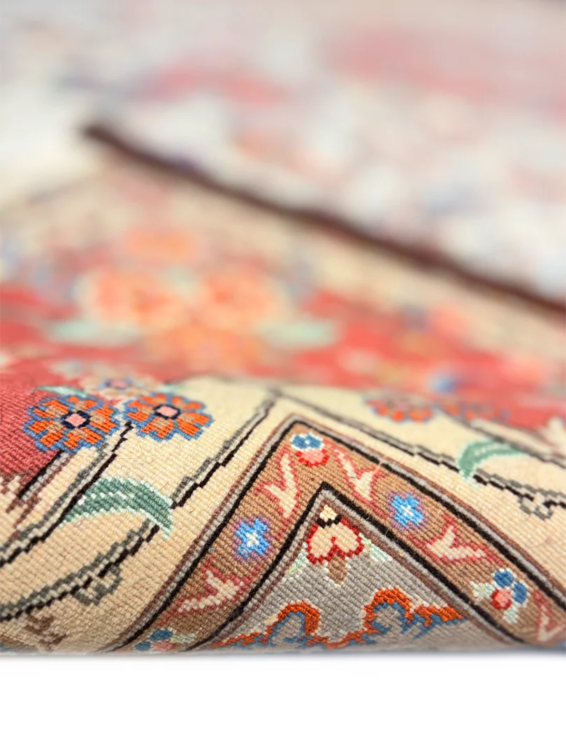 فرش دست بافت 9 متری مشهد 250*350 مستطیل طرح تبریز 40 رج پشم و ابریشم کرم / بژ 15 کیلو کلاسیک - تصویر 5