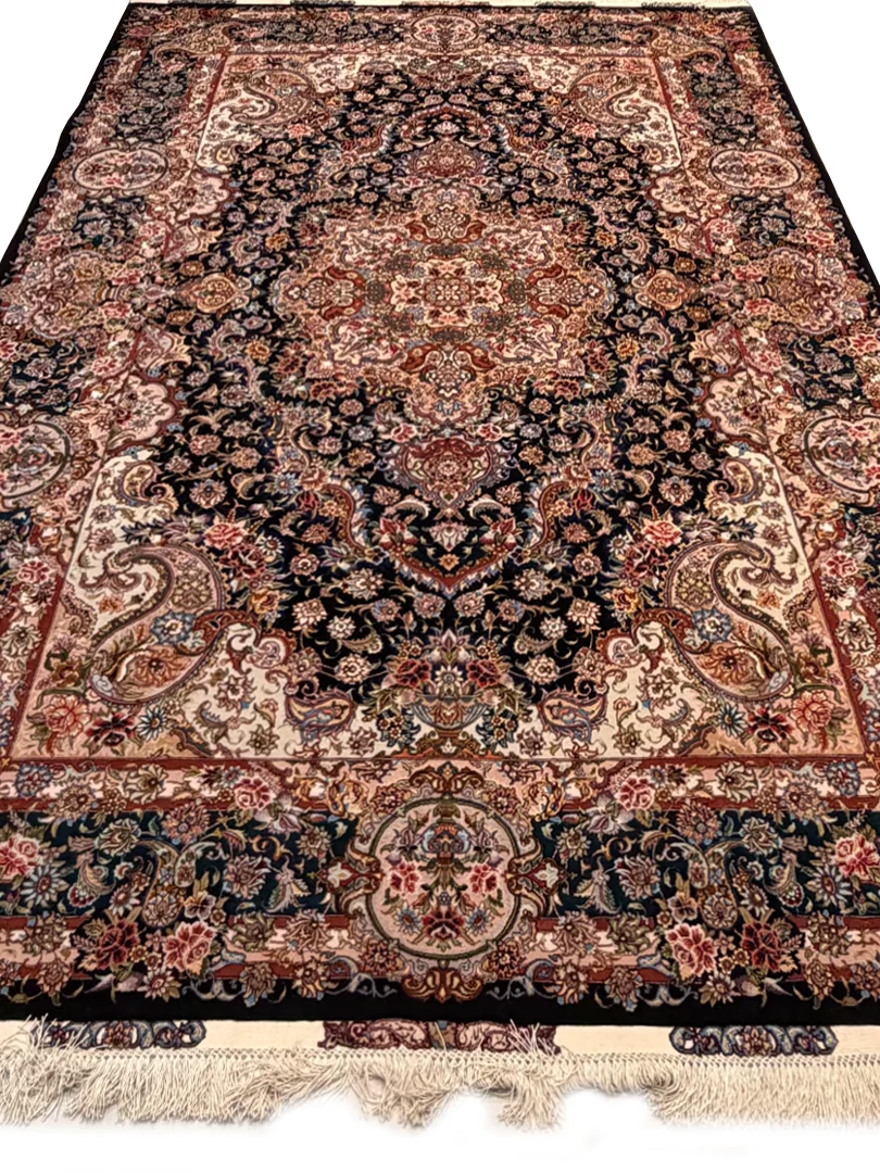 فرش دست بافت 6 متری تبریز 200*300 مستطیل سالاری باغ بهشت 55 رج کرک و ابریشم مشکی 12 کیلو کلاسیک - تصویر 5